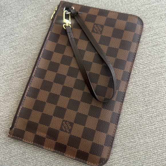Authentic Louis Vuitton Damier Ebene Pouch - Picture 10 of 13